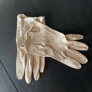 Vintage nude colour leather gloves